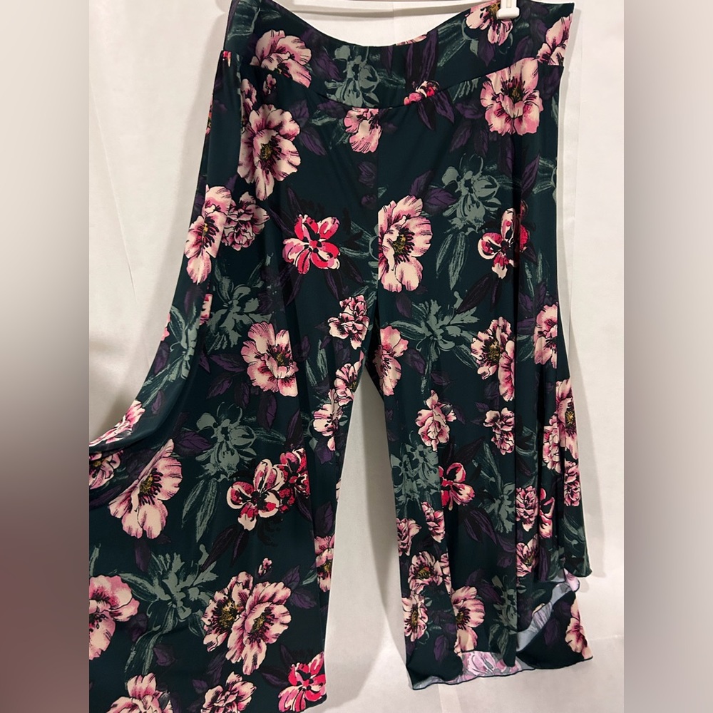 Women’s 3X wide leg floral pull on dress pants